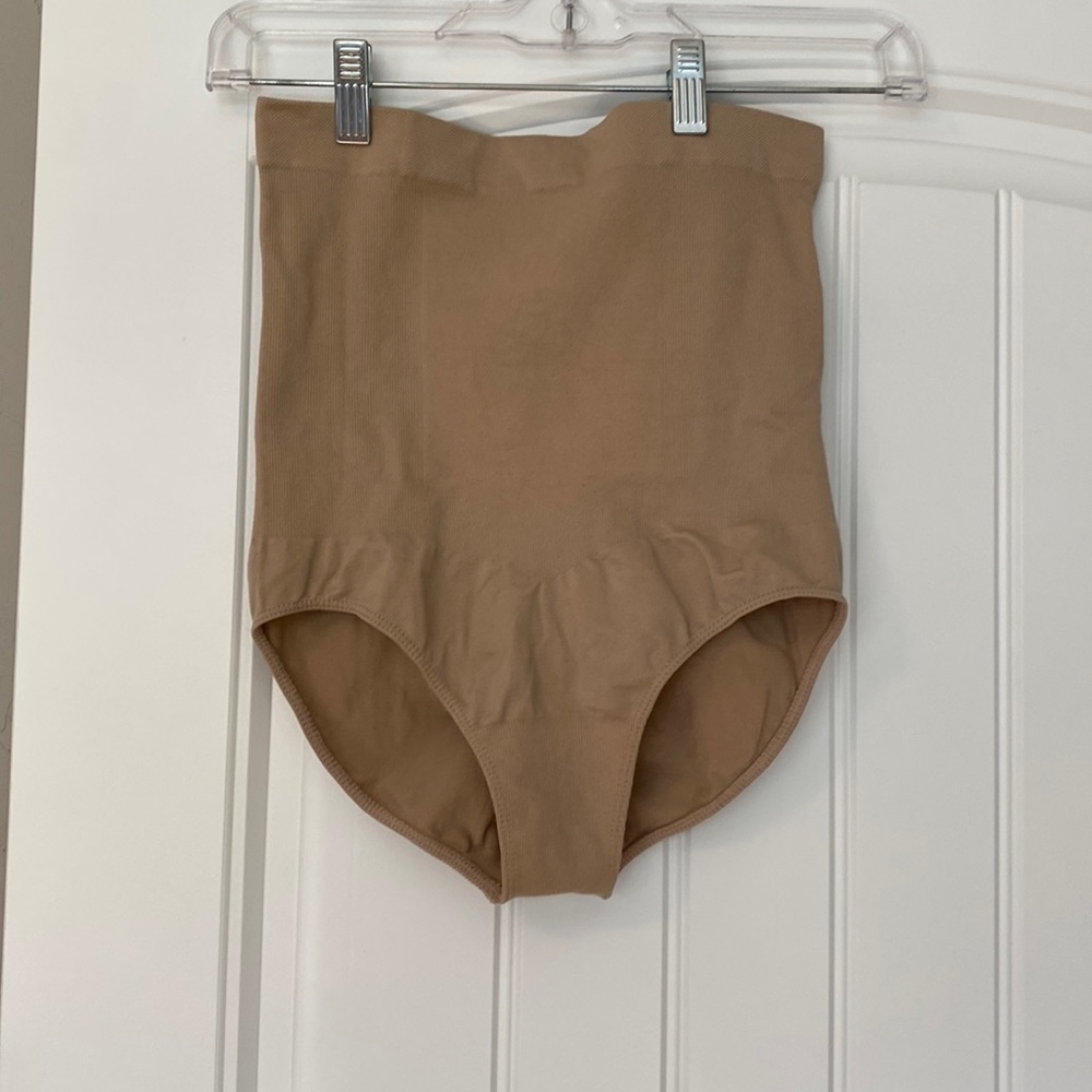 NWOT All Day Every Day High-Waisted Shaper Panty